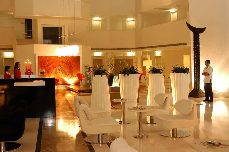 Sisus Hotel Çeşme Εσωτερικό φωτογραφία