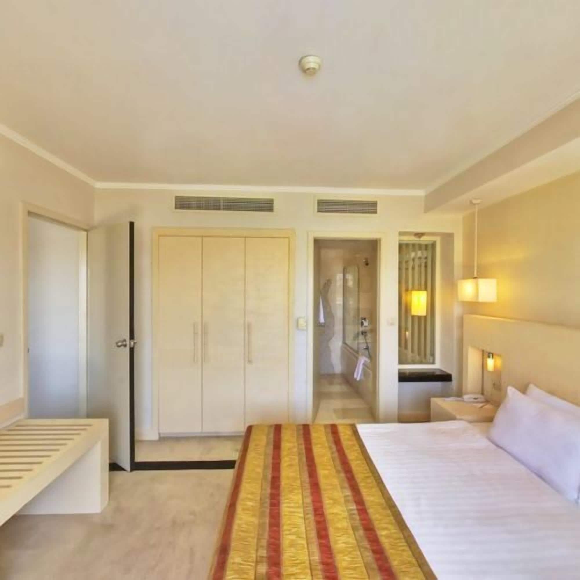 Sisus Hotel Çeşme Εξωτερικό φωτογραφία