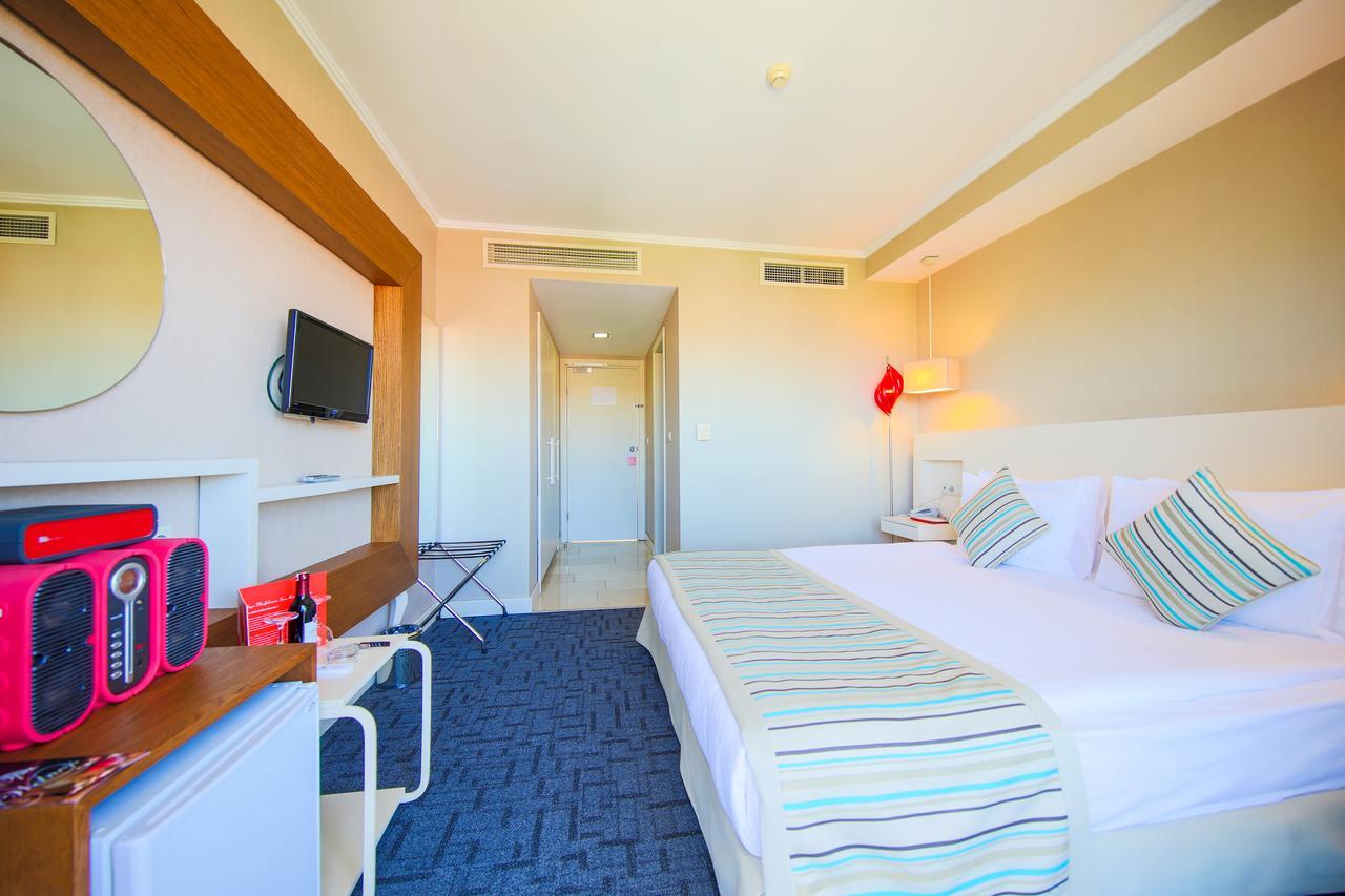 Sisus Hotel Çeşme Εξωτερικό φωτογραφία