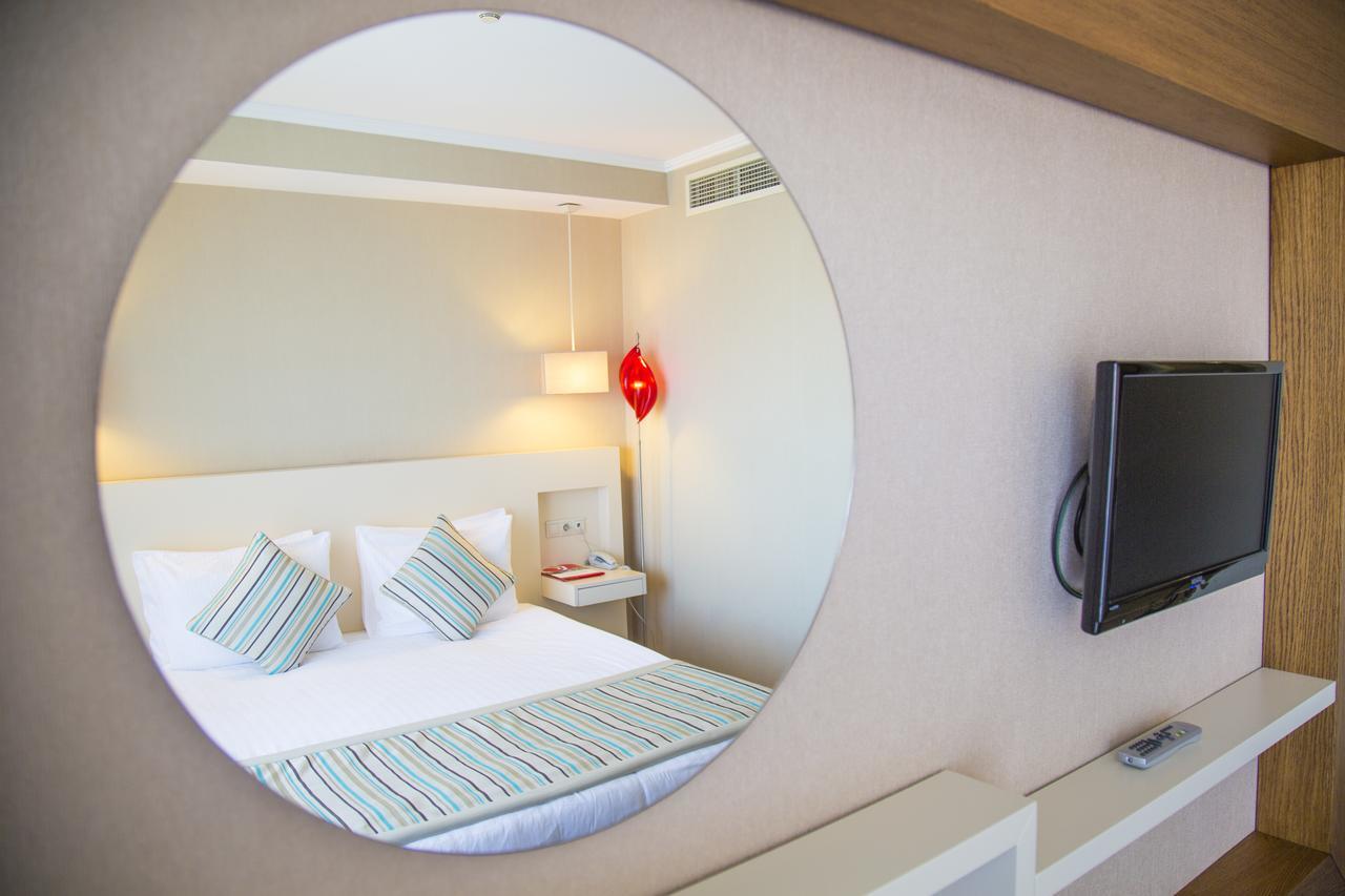 Sisus Hotel Çeşme Εξωτερικό φωτογραφία