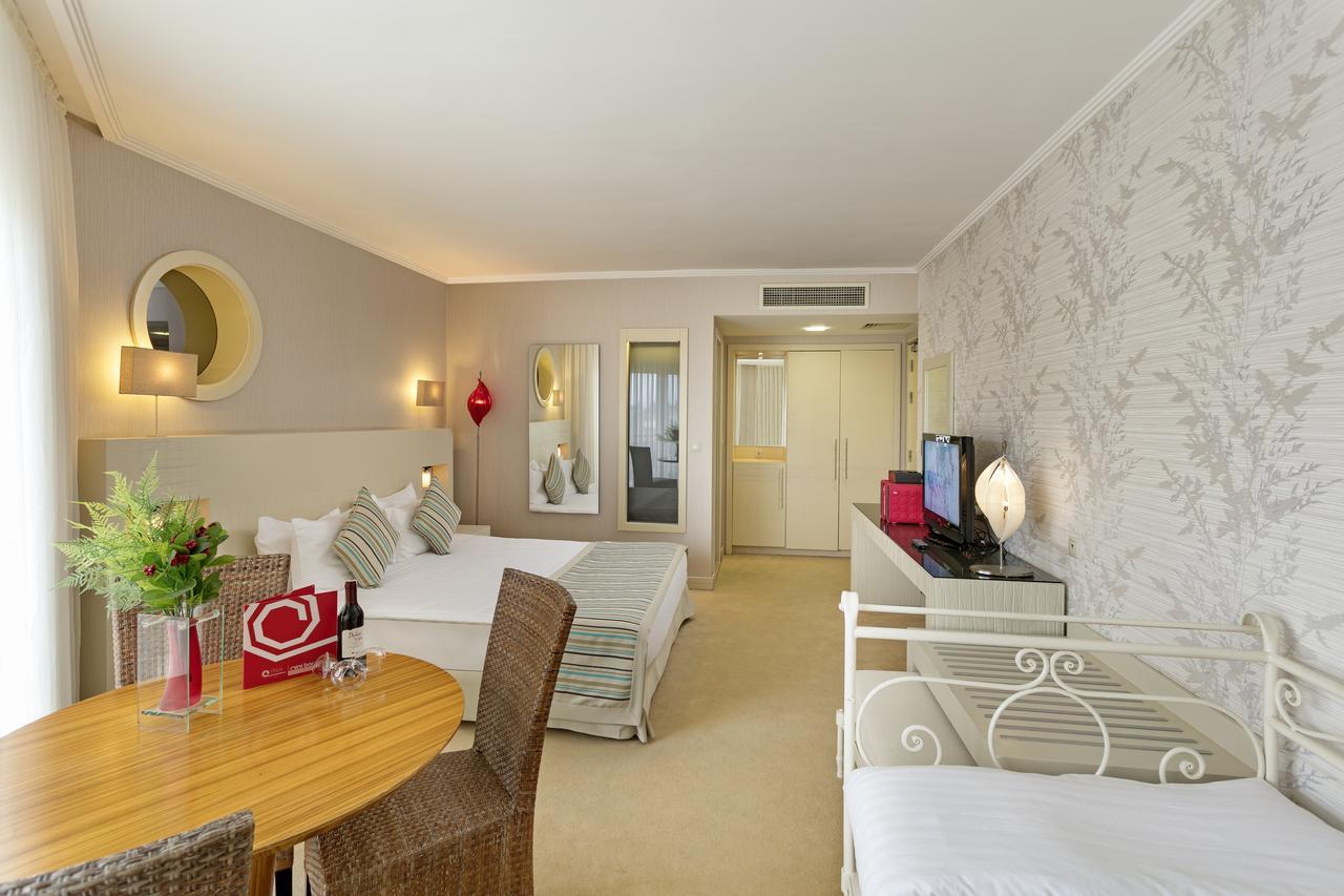 Sisus Hotel Çeşme Εξωτερικό φωτογραφία