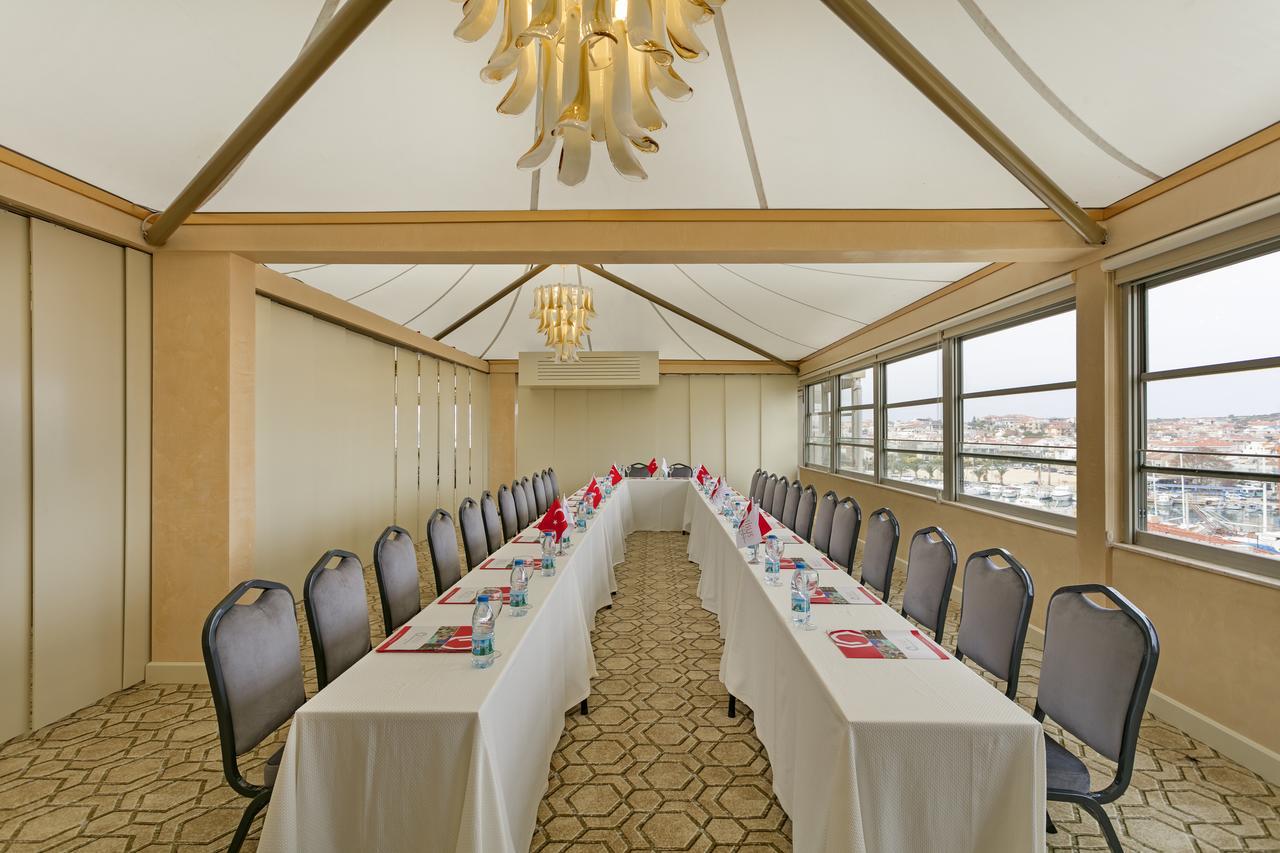 Sisus Hotel Çeşme Εξωτερικό φωτογραφία