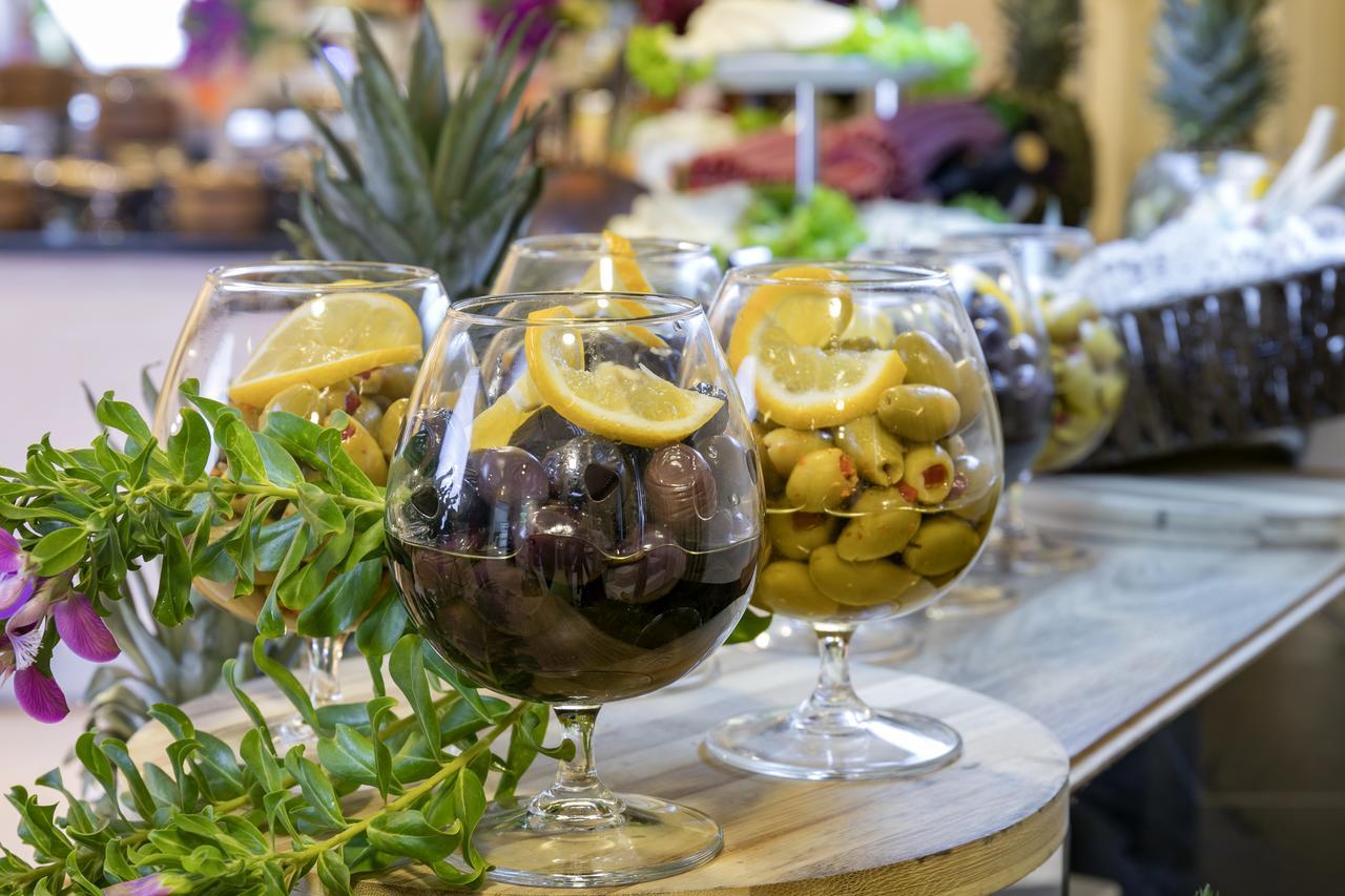 Sisus Hotel Çeşme Εξωτερικό φωτογραφία